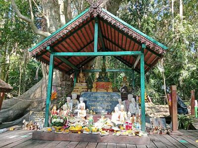 Kham Chanod and the Naga King Palace