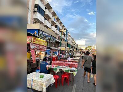 Rung Ruen Rom Market