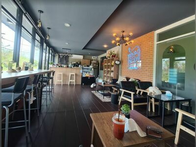 Longma Café Phetchaburi By Jnee