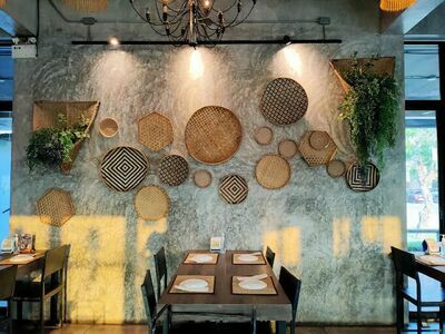 River Bar & Restaurant