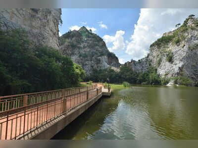 Khao Ngoo Stone Park