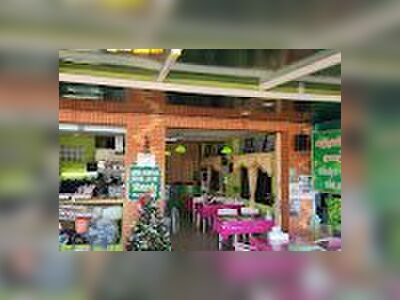 Macky's Riverside Kitchen