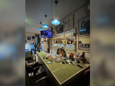 Moonshine Bar