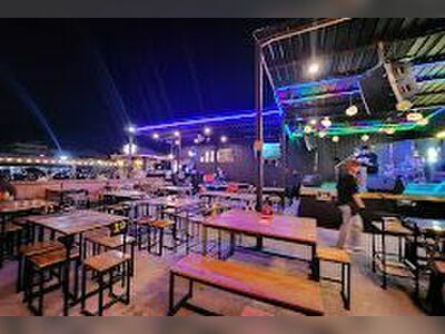 Mamaonom Hangout & Bar (มาเมานม)