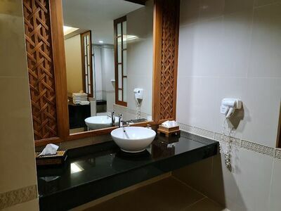 Sunee Grand Hotel