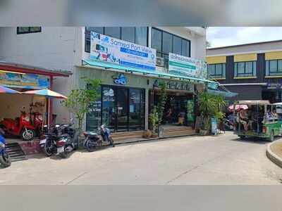 Motorcycle rentals Pee Noey's shop