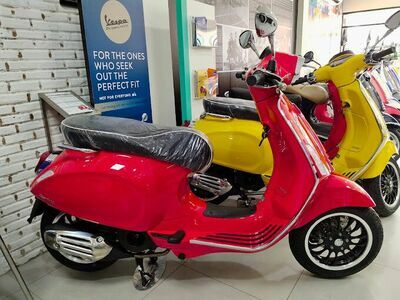 Vespa Ratchaburi by Tech Ampon