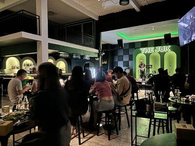 THEJUK (เดอะจั๊ค) Day & Night