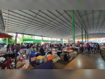 Thung Lom Market