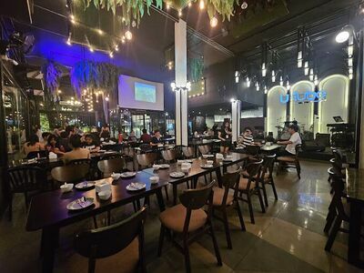 U-Tube Bar & Restaurant
