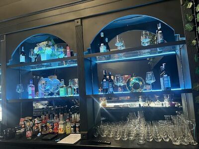 EDEN CAFE & VINYL BAR