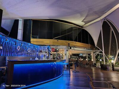 The PIER 88 Restaurant & Bar i