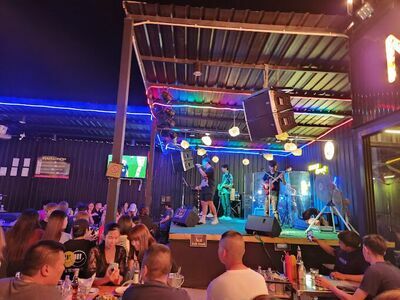 Mamaonom Hangout & Bar (มาเมานม)