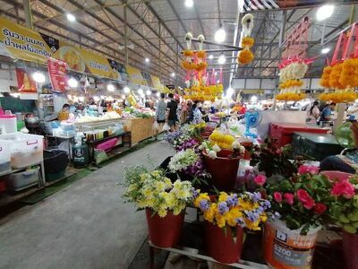 New Don Klang Market
