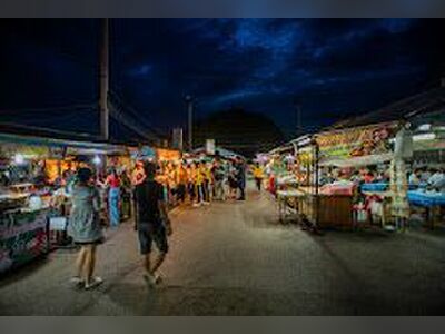 Lampang Train Night Market)