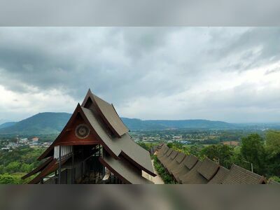 Wat Somdet Phu Ruea Ming Mueang