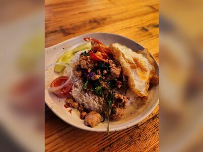 Mamaonom Hangout & Bar (มาเมานม)