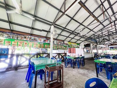 Sang Phee Nong (Dinosaur Restaurant)