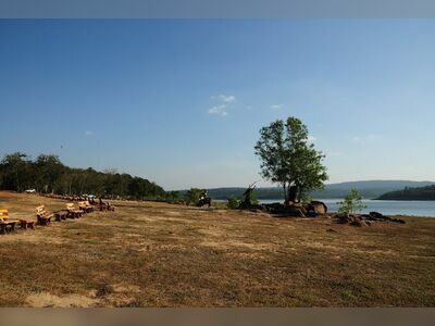 Chom Tawan Beach