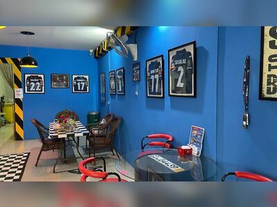 The Paddock Sports Bar & Restaurant