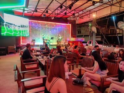Wine Blah Bar