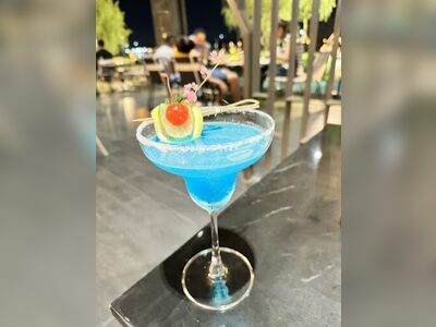 Ruk Lao Bar & Café