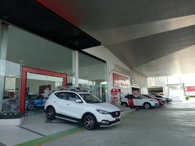 MG Phetchaburi by Pornnuphap