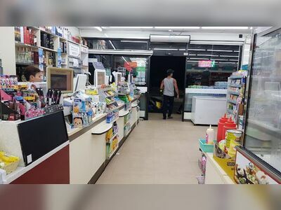 7-Eleven at Taa Ruea (Taphrao) Pier