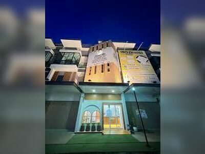MueangUdon Clinic led by Dr. Weerut Supirat