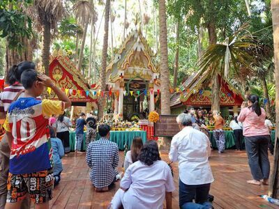 Kham Chanod and the Naga King Palace