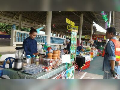 Wat Thong Noppakhun Riverside Market