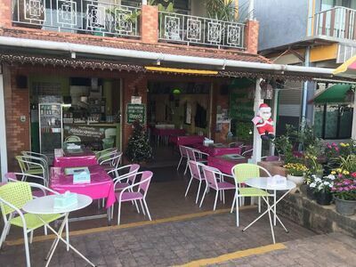 Macky's Riverside Kitchen