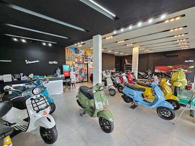 Gusto Motorino i (Vespa Motorcycle Dealer in Phetchaburi)