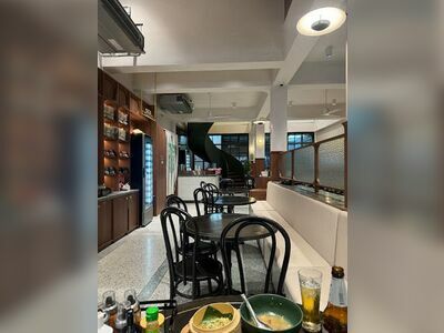 The Khao Piek Udon restaurant at the intersection near Makkhaeng School