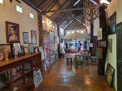 Local Arts and Cultural Learning Center (  Phing Phueks Art Gallery)