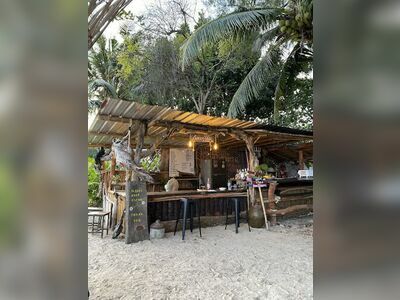 Baanyai Beach Bar