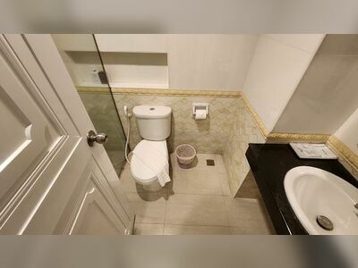 White House Hotel in Tak