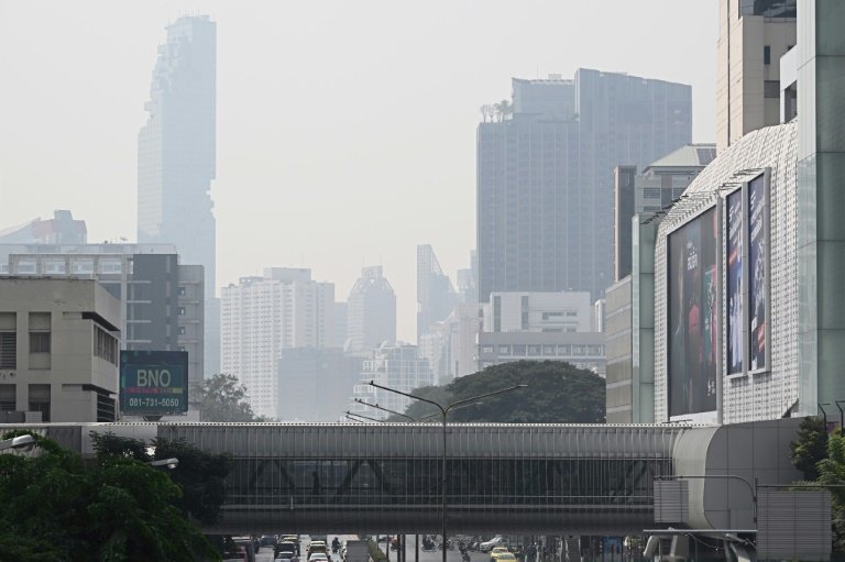 Air Pollution Forces Closure of 352 Schools in Bangkok