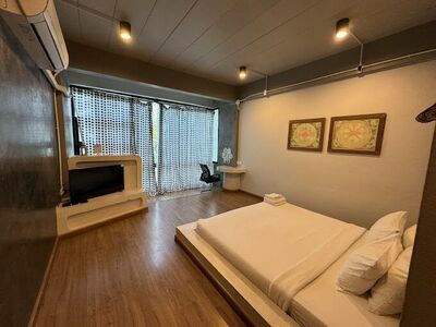 De Sea Almond Hotel