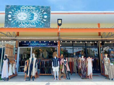 Moonlight Clothes Store