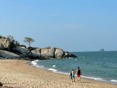 Sai Noi Beach