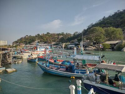 Khao Takiab Pier