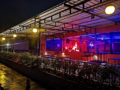 Y Mae Sot Bar