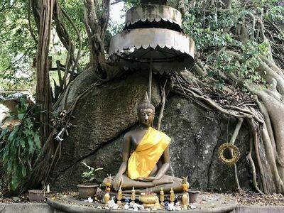 Wat Khao Tham