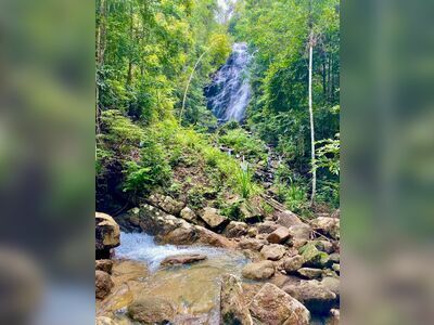 Than Song Praeng Waterfall