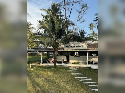 Million Beach Cafe and Bar