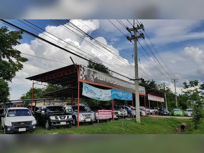 Ruay Sombat Car Center