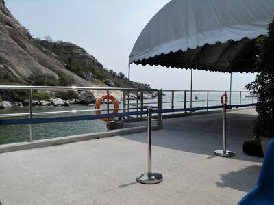Khao Takiab Pier