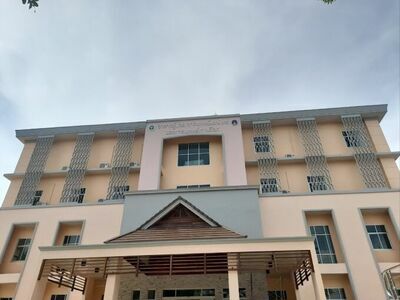 Somdej Phra Yupparaj Sawang Daen Din Hospital