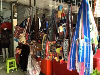 Roi Tho Luang Market